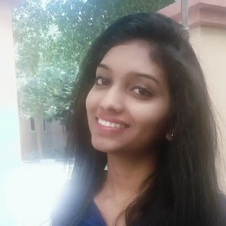 A headshot of Divya Palaparthi, student in the Technology Managment M.S. program.