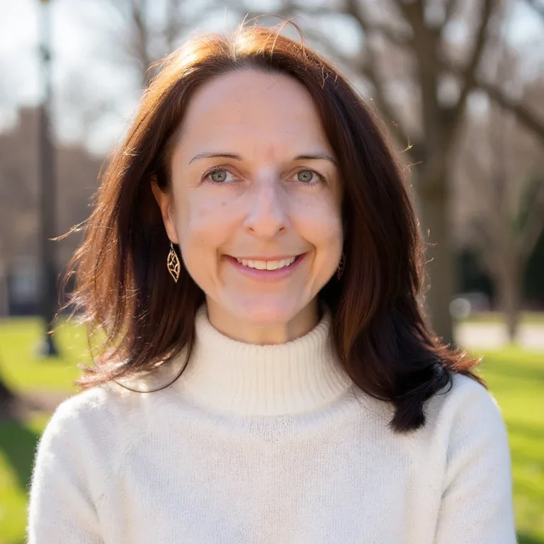 headshot of cindy smalletz