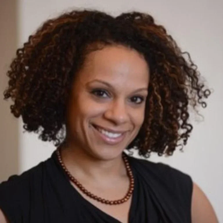 Dr. Diana Hernandez Headshot