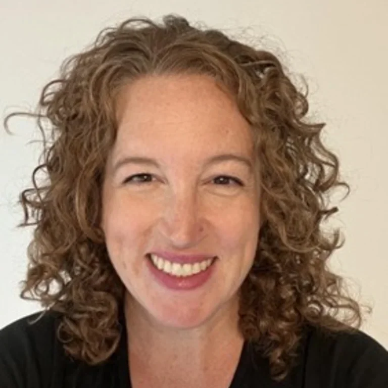 Rhiannon N Gulick Headshot