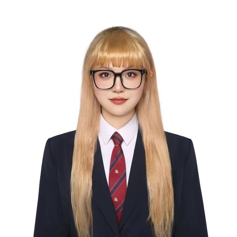 headshot of Jade Zhou 
