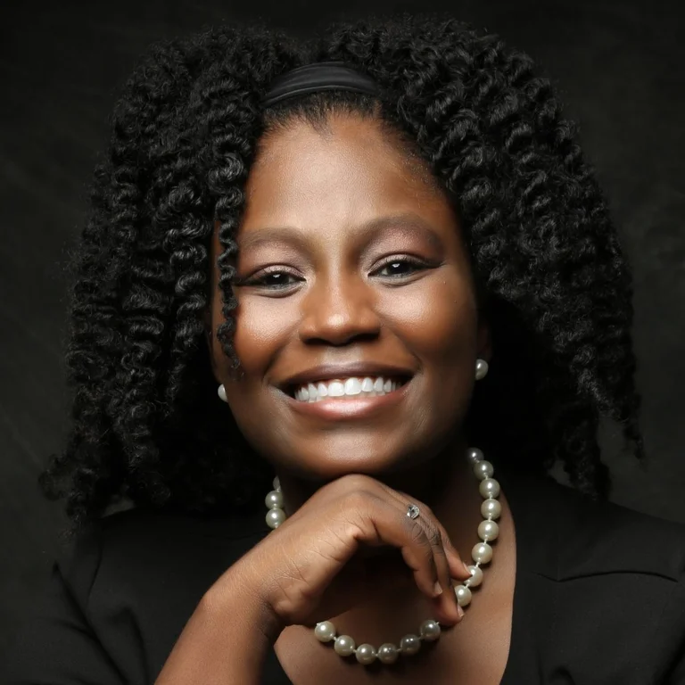 Kellye-Rae Campbell Headshot (cropped)