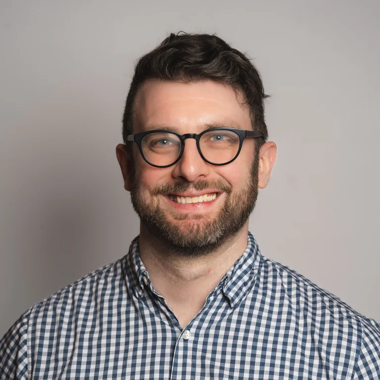 Headshot of Andrew Huemmer