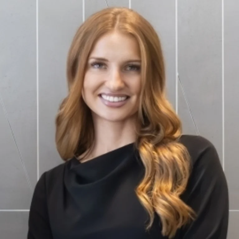 Katie Tschida Headshot