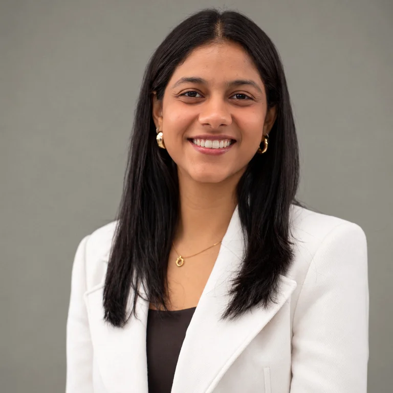 vidhi hura headshot 