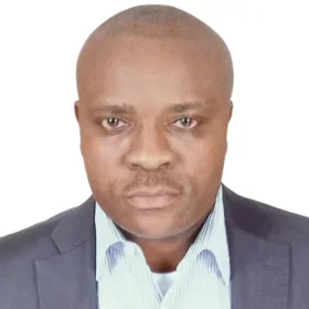 Olatunji Akinrinola Headshot
