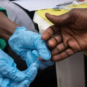 Medical personnel take blood samples in Nigeria, credit: iStock, Tolu Owoeye