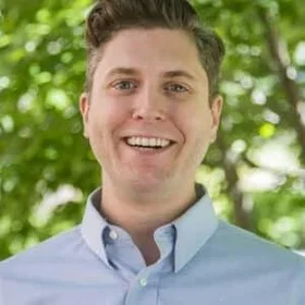 Zach Wendling Headshot