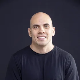 Vicente Curi headshot 