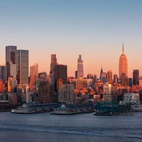 Sunset shot of the NYC skyline