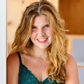 Mathilde Geannopulos  headshot 