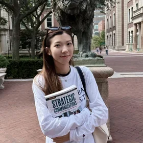 SCOM student Sara Yin on campus