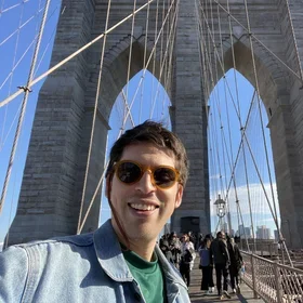 Camilo Aviles on the Brooklyn Bridge