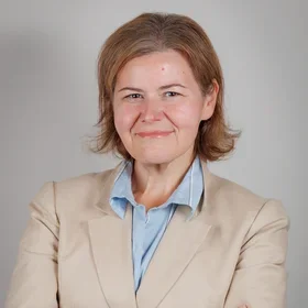 Debra Lambert headshot