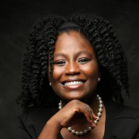 Kellye-Rae Campbell Headshot 
