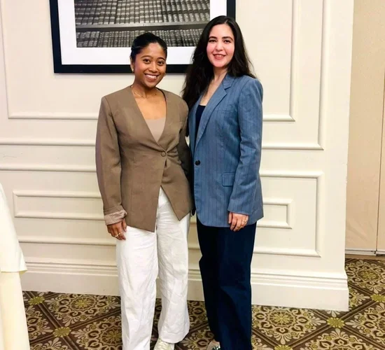 Shivi Tandon (’25SPS) and Namira (Mia) Suniaprita (’24SPS)