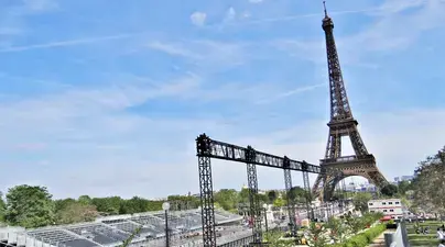 2024 Summer Games construction near the Eiffel Tower