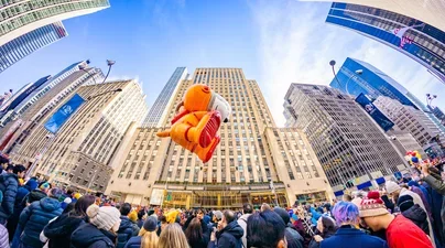 The snoopy balloon at the NYC Macy's Thanksgiving Day Parade
