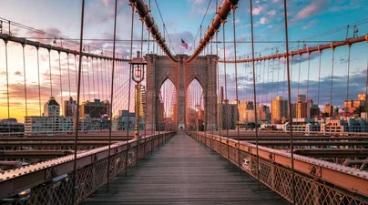 A view of the pedestrian path on the Brooklyn Bridge